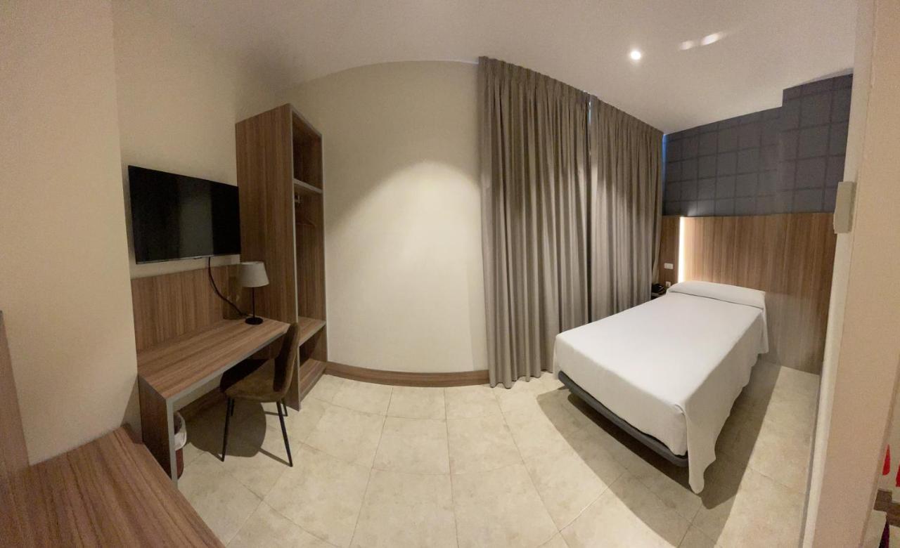 Hotel Camino Real Dueñas Kültér fotó
